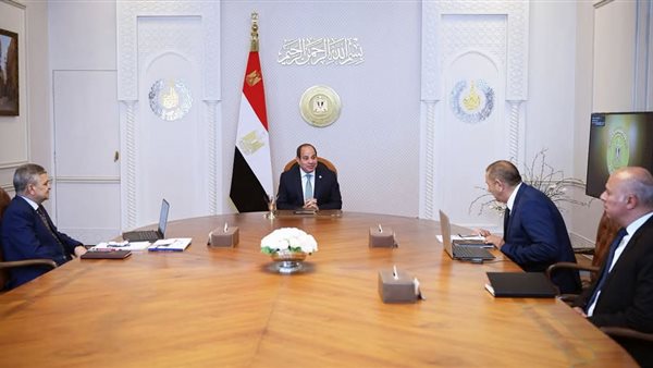 الرئيس السيسي يجتمع
