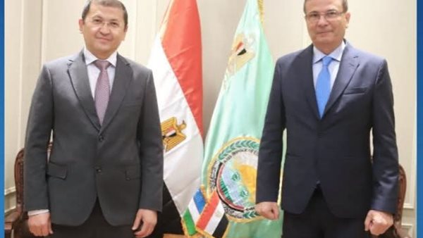 وزير الزراعة وسفير