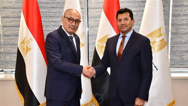  الدكتور أشرف صبحي