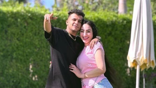 عصام صاصا وزوجته