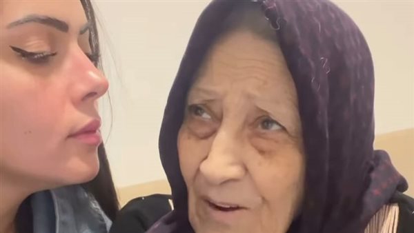 وئام مجدي وجدتها