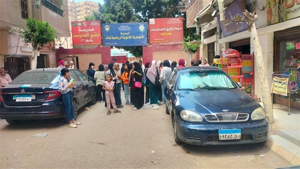 طلاب الشهادة الإعدادية