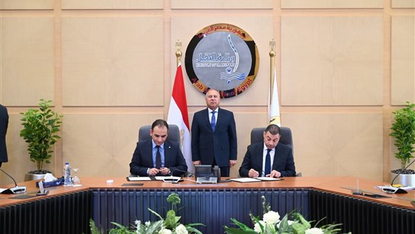 وزير الصناعة والنقل