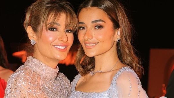 ملك زاهر ووالدتها