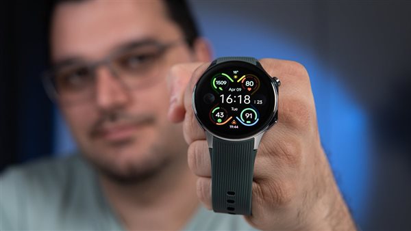 الساعة الذكية Watch