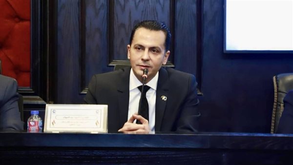 النائب أحمد عبدالجواد