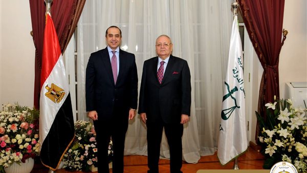  المستشاري محمود