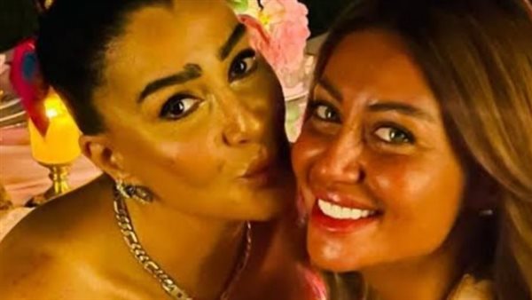 غادة عبد الرازق وابنتها