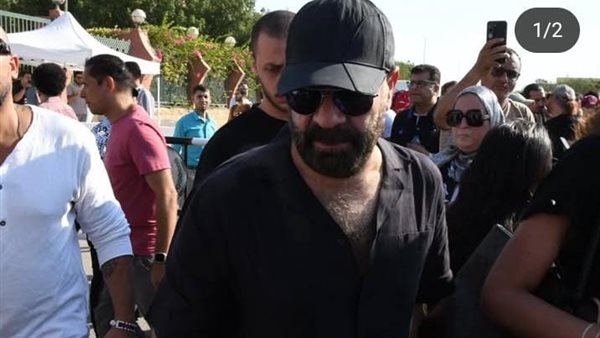 محمد سعد في جنازة