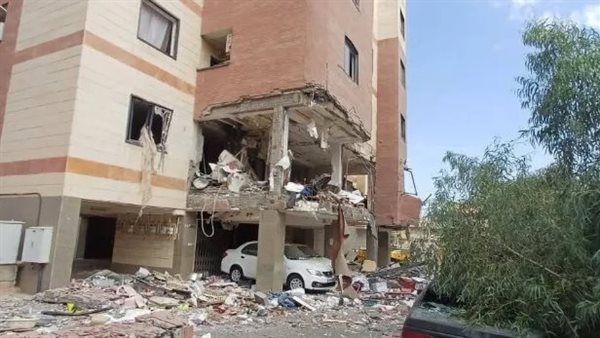 من موقع الانفجار