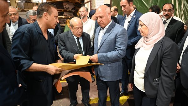 وزير الصناعة