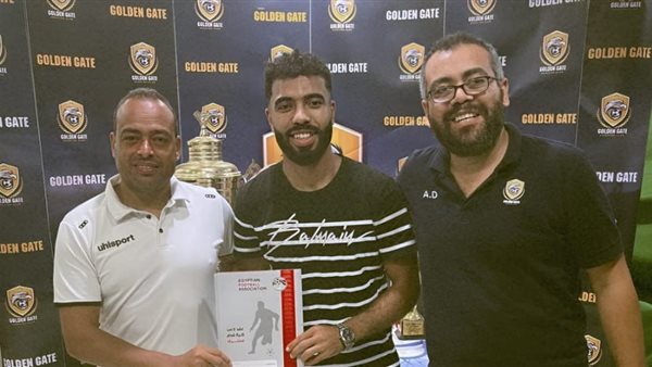 شيبو مع مسؤلي جولدن