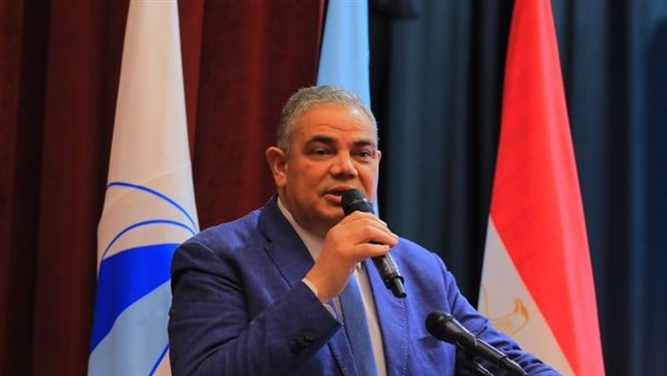  الدكتور عبد الرازق