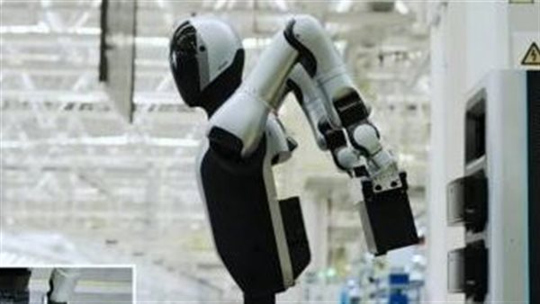 روبوت يقوم بتغيير