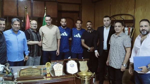 ميشو مع مسؤلي الشرقية