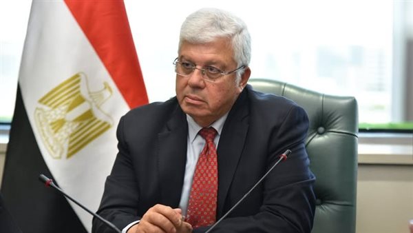 الدكتور ايمن عاشور،