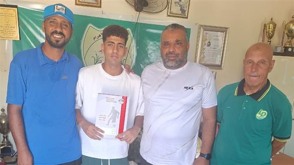 تريكة مع مسؤلي الحدائق