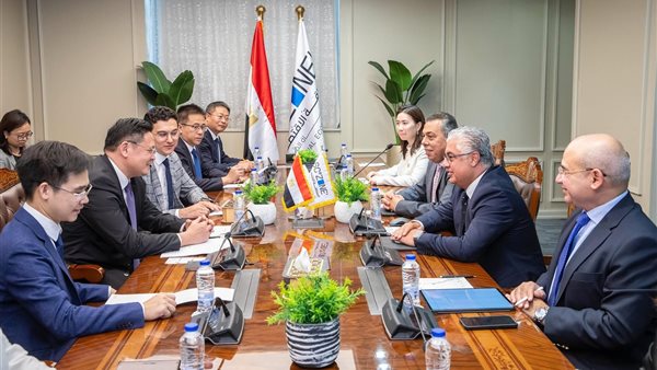 رئيس اقتصادية قناة