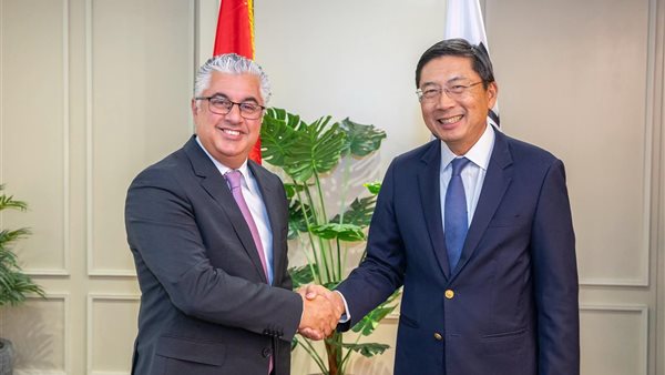 رئيس اقتصادية قناة