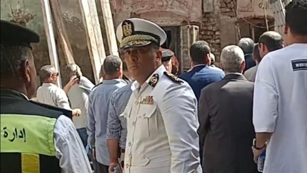 البحث عن ضحايا انهيار