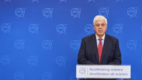 الدكتور أيمن عاشور،