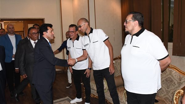 وزير الشباب والرياضة