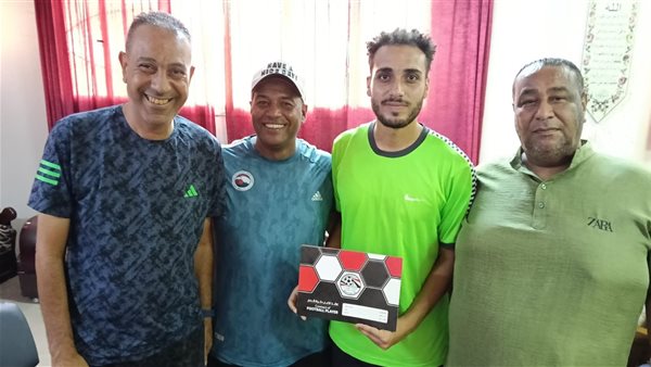 مزيكا مع مسؤلي الأميرية