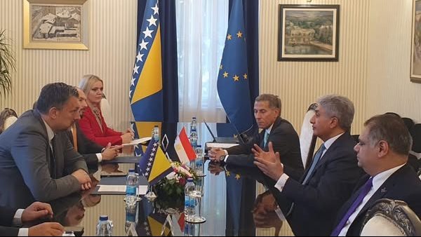 وزير السياحة بالبوسنة