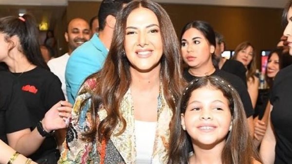 دنيا سمير غانم وابنتها