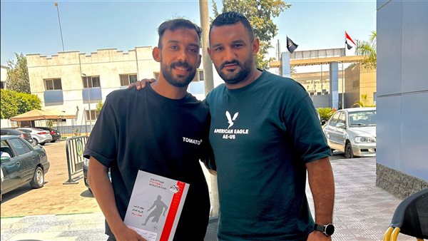 أمير رجب مع وكيله