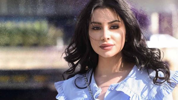 الفنانة السورية سارة