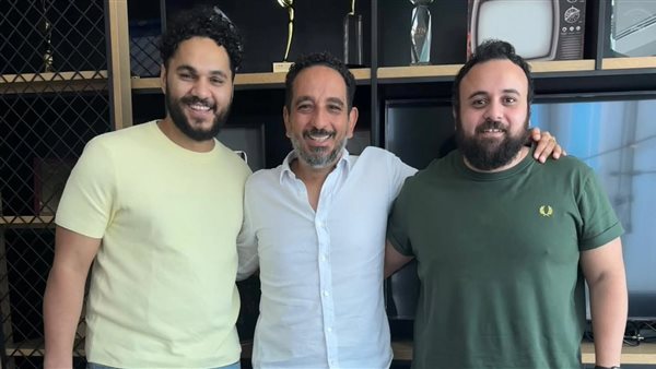 فريق عمل مسلسل بألف