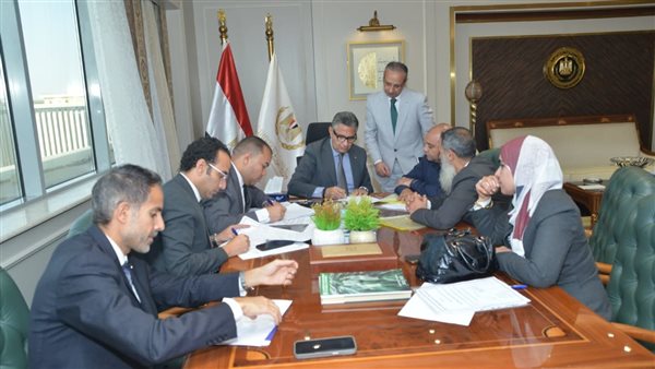 اجتماع وزير التموين