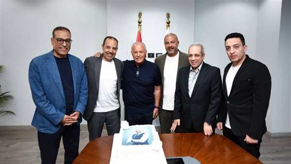 أحمد دياب مع أعضاء