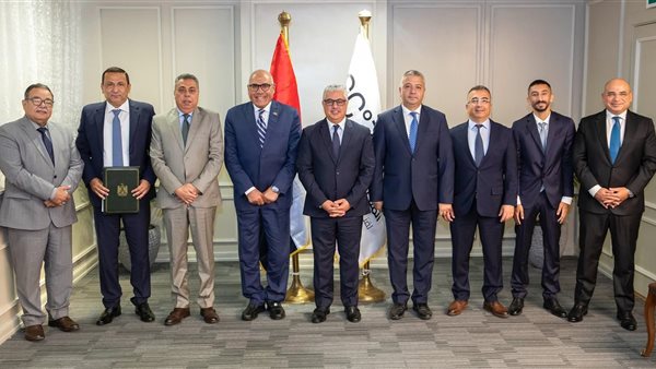 رئيس اقتصادية قناة