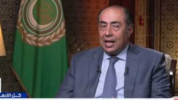 السفير حسام زكي 