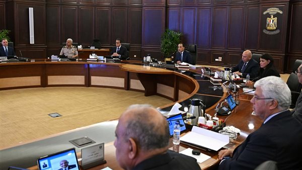 رئيس الوزراء خلال