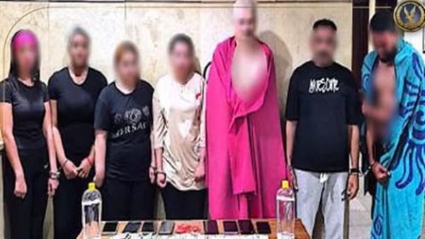 ضبط سيدة تدير نادي