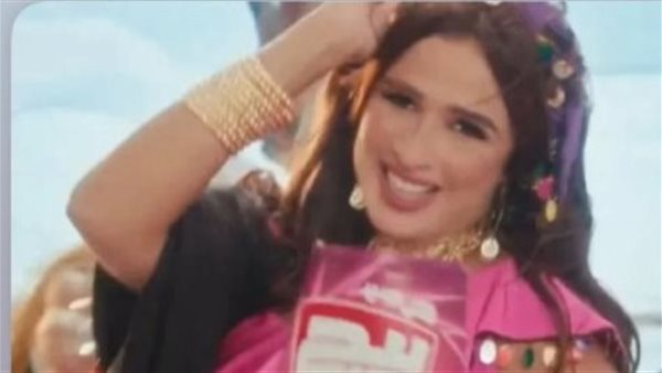 ياسمين عبد العزيز