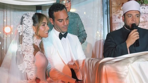 هاجر السراج وزوجها