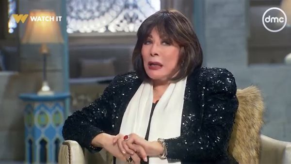 لبنى عبد العزيز 