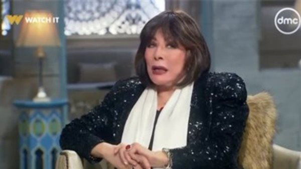 لبنى عبد العزيز 