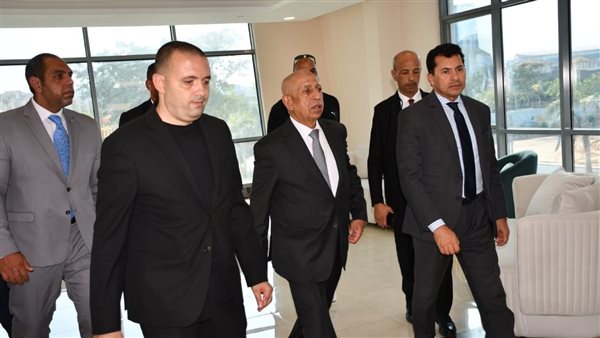 وزير الشباب والرياضة