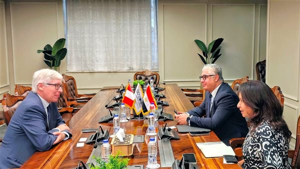 رئيس اقتصادية قناة