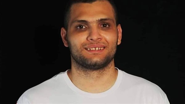 محمد عادل لاعب الطائرة