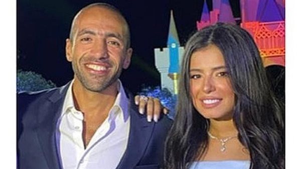 مريم عامر منيب وخطيبها