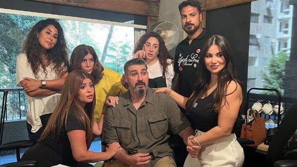 أبطال مسلسل كلهم