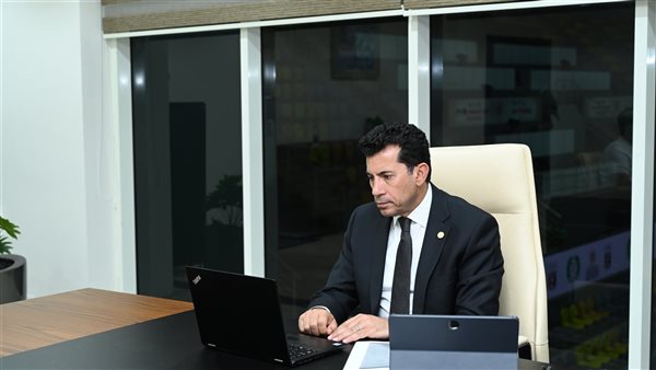 وزير الشباب والرياضة