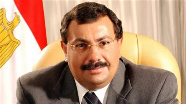  الدكتور طارق كامل،