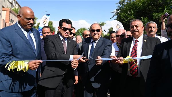 وزير الشباب والرياضة